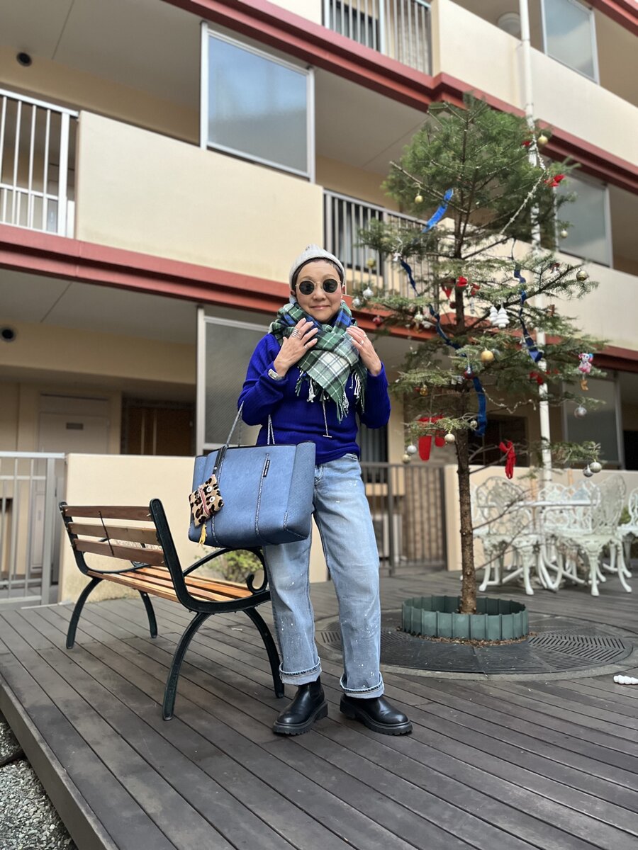 加藤理恵さんの青コーデ