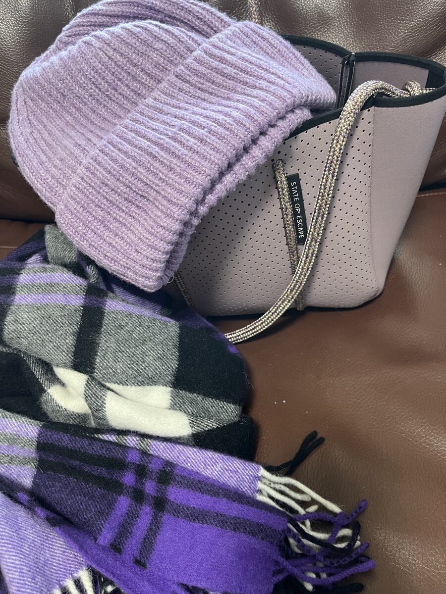 加藤理恵さんの紫コーデ