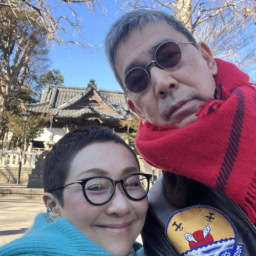 加藤理恵さんの青コーデ