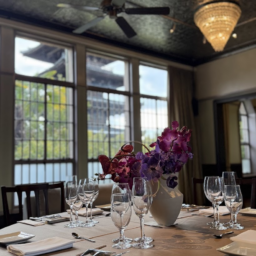 バンケットルーム。八坂の塔が見える部屋です。