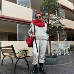 加藤理恵さんの赤コーデ