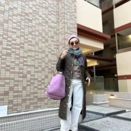 加藤理恵さんの紫コーデ