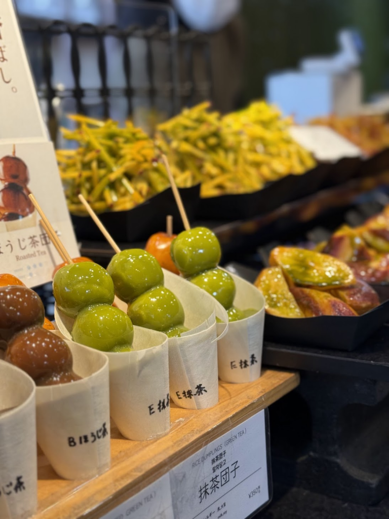 「月下美人」のみたらし団子やおいものチップス