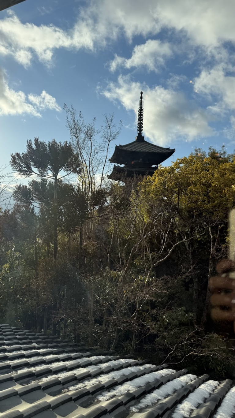 この部屋からも八坂の塔が見えます。巨匠がどれほどこの地を愛していたか伝わりますね。