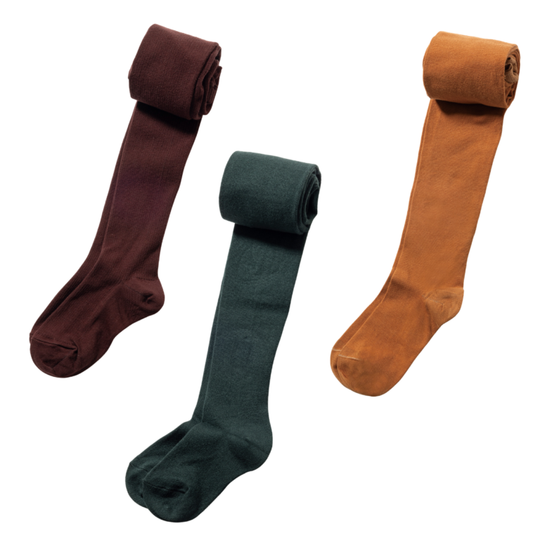 （左より）タイツ¥2,530、タイツ¥2,420／ともに靴下屋（タビオ）、タイツ¥4,400／ブルーフォレ（リトルリーグ インク）