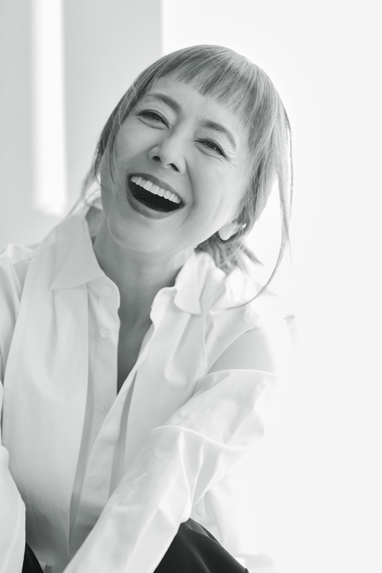 タキシードシャツ¥41,800、パンツ¥48,400/ともにリュンヌ(ラトリエ・エム)