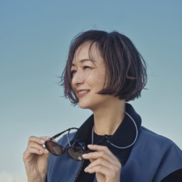 『素敵なあの人』2026年5月号特別付録は「ARGIET」コラボの「グラスコードつき偏光サングラス」