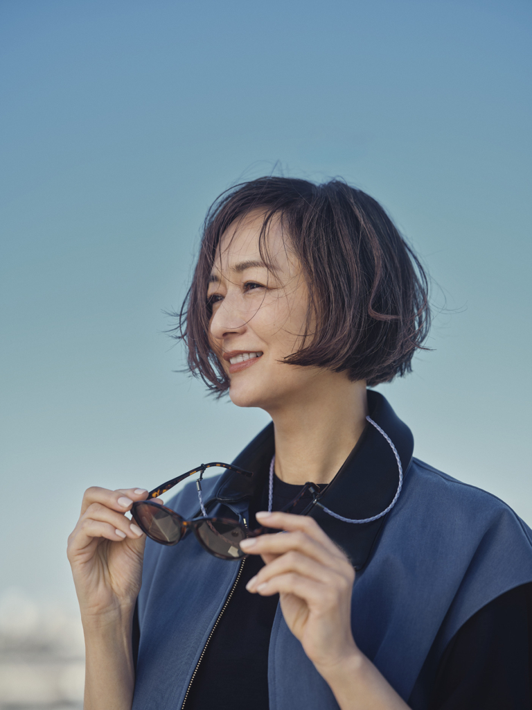 『素敵なあの人』2026年5月号特別付録は「ARGIET」コラボの「グラスコードつき偏光サングラス」