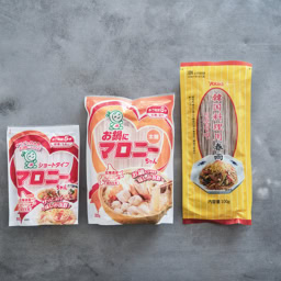 濃厚な味わいのメニューには、太めの韓国春雨やでんぷん麺がよく合う！