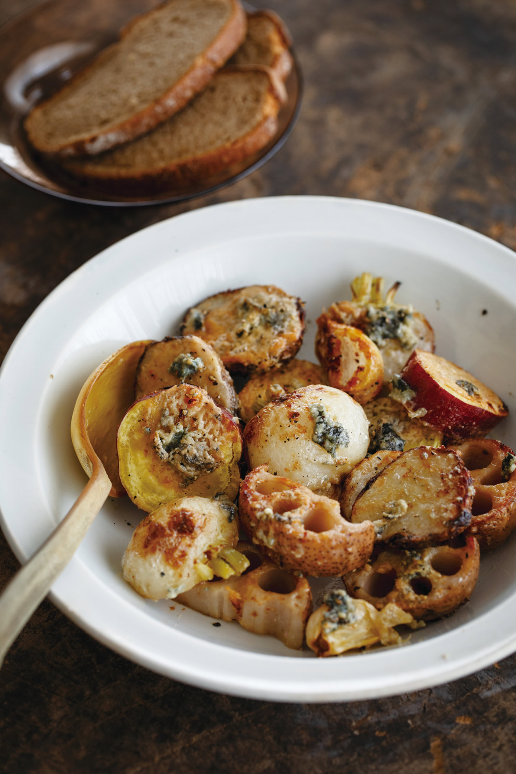 ローズマリーとレモン香りが広がる「チキンのごちそうグリル」