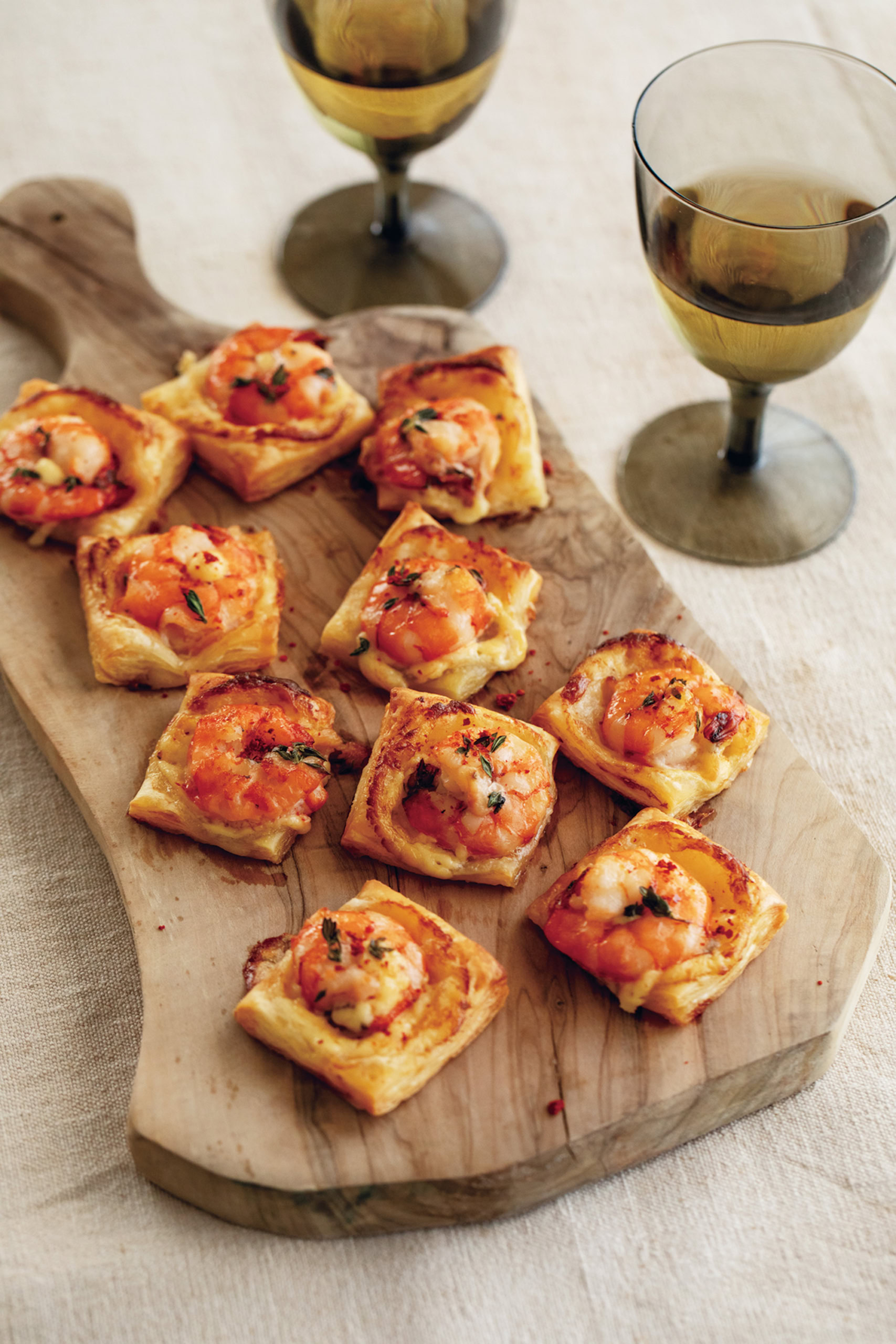 香ばしくて華やか！「エビとタイムのひと口パイ」