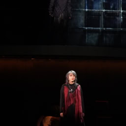 爪角（花總）まり脳裏にはいつもかつての師、リュウ（武田真治）が。