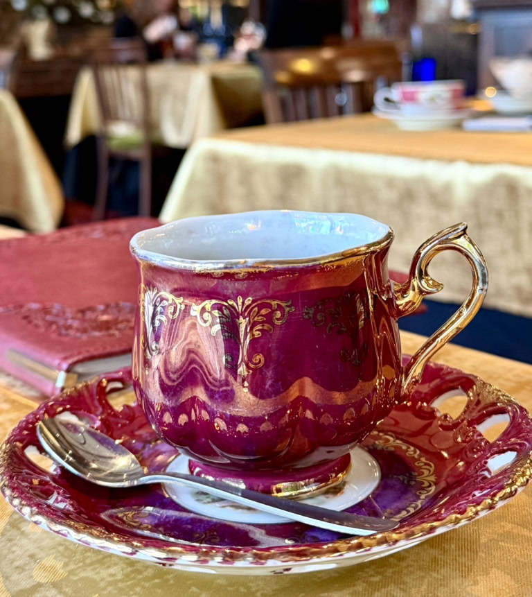 大橋陶器の『ゴールデンファンタジー』のコーヒーカップ