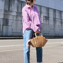 26年3月YUMIKOさんブログ_無印良品のピンクストライプシャツで春のデニムコーデ