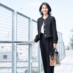 有村一美さん_ZARAツイードジャケットコーデ