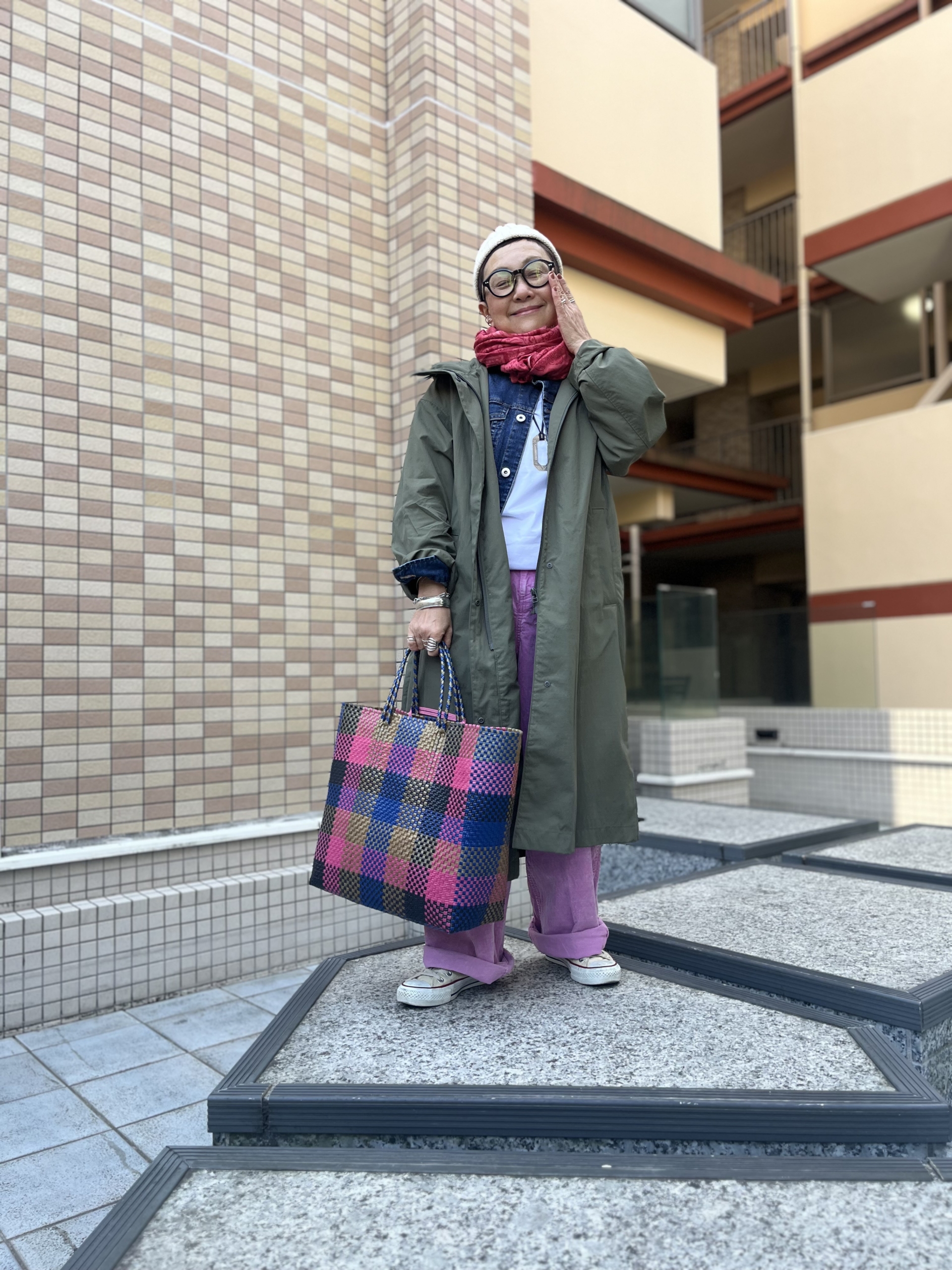 ナイロンコート…無印良品、Gジャン…グリーンレーベル古着、ピンクパンツ…フレームワーク