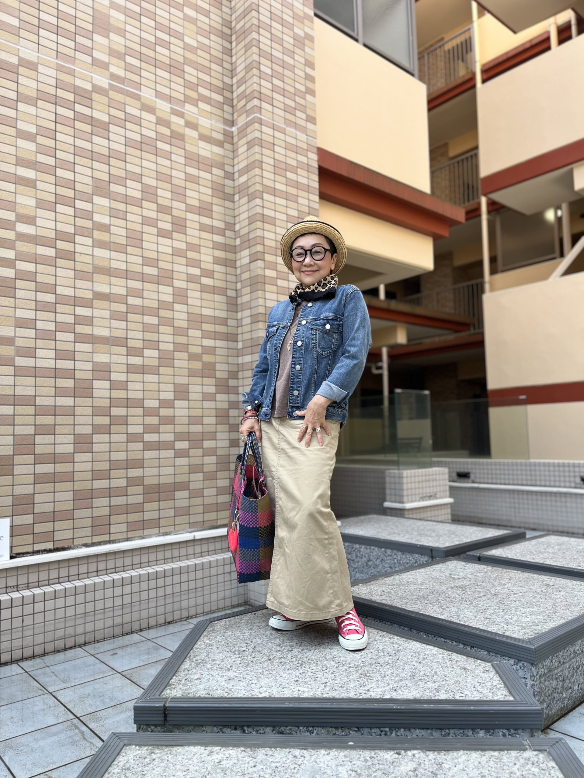 Gジャン…セイス鎌倉セレクトショップ、メルカドバック、メガネ…eyevan、コンバースハイカット…ユナイテッドアローズ