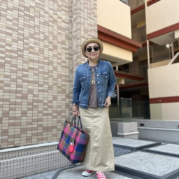 Gジャン…セイス鎌倉セレクトショップ、メルカドバック、メガネ…eyevan、コンバースハイカット…ユナイテッドアローズ