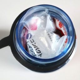 ボトルに防災用品を入れたところ