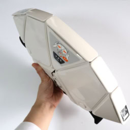 折りたためるヘルメット　￥4,990（税込）