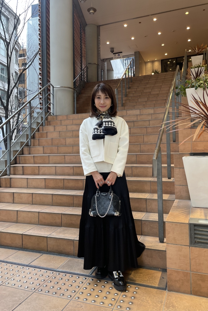 【60代お手本スナップ】色使いは3色まで!エレガントにまとめるモノトーンスタイル