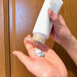 パックもできるマイルドクレイ洗顔フォーム150ｇ￥990／無印良品