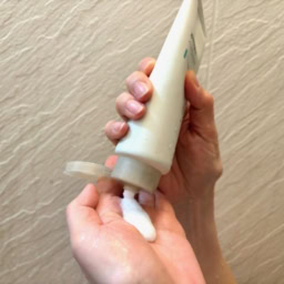 植物発酵液　ヘッドスクラブ　ミントの香り200ｇ￥1,490／無印良品