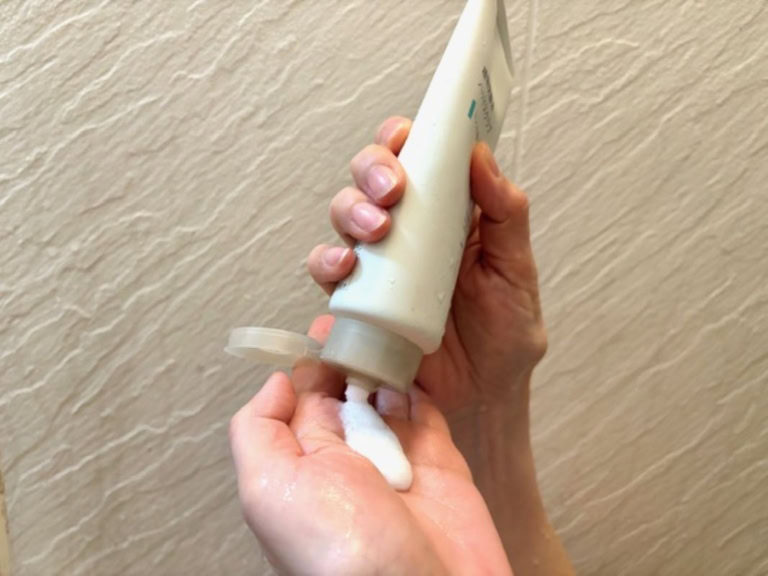 植物発酵液　ヘッドスクラブ　ミントの香り200ｇ￥1,490／無印良品