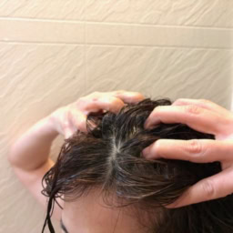 植物発酵液　ヘッドスクラブ　ミントの香り200ｇ￥1,490／無印良品