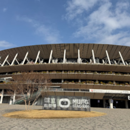 国立競技場　外苑門から。