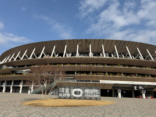 国立競技場 外苑門から。