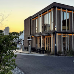 「BLUE SIX COFFEE」の外観。