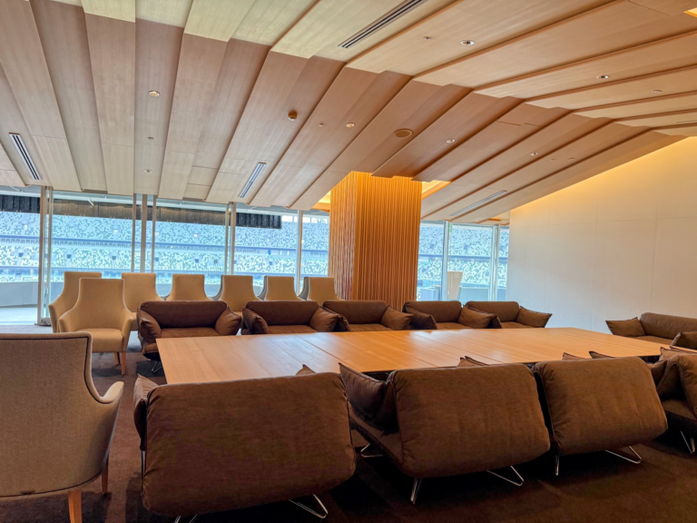 ラウンジ内からも競技会場が見えます。