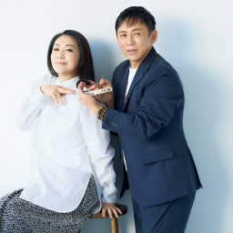 今回、ヘアカットを担当したのは、さゆりさんが信頼を置く、日本を代表するヘア＆メイクアップアーティスト、黒田啓蔵さん。