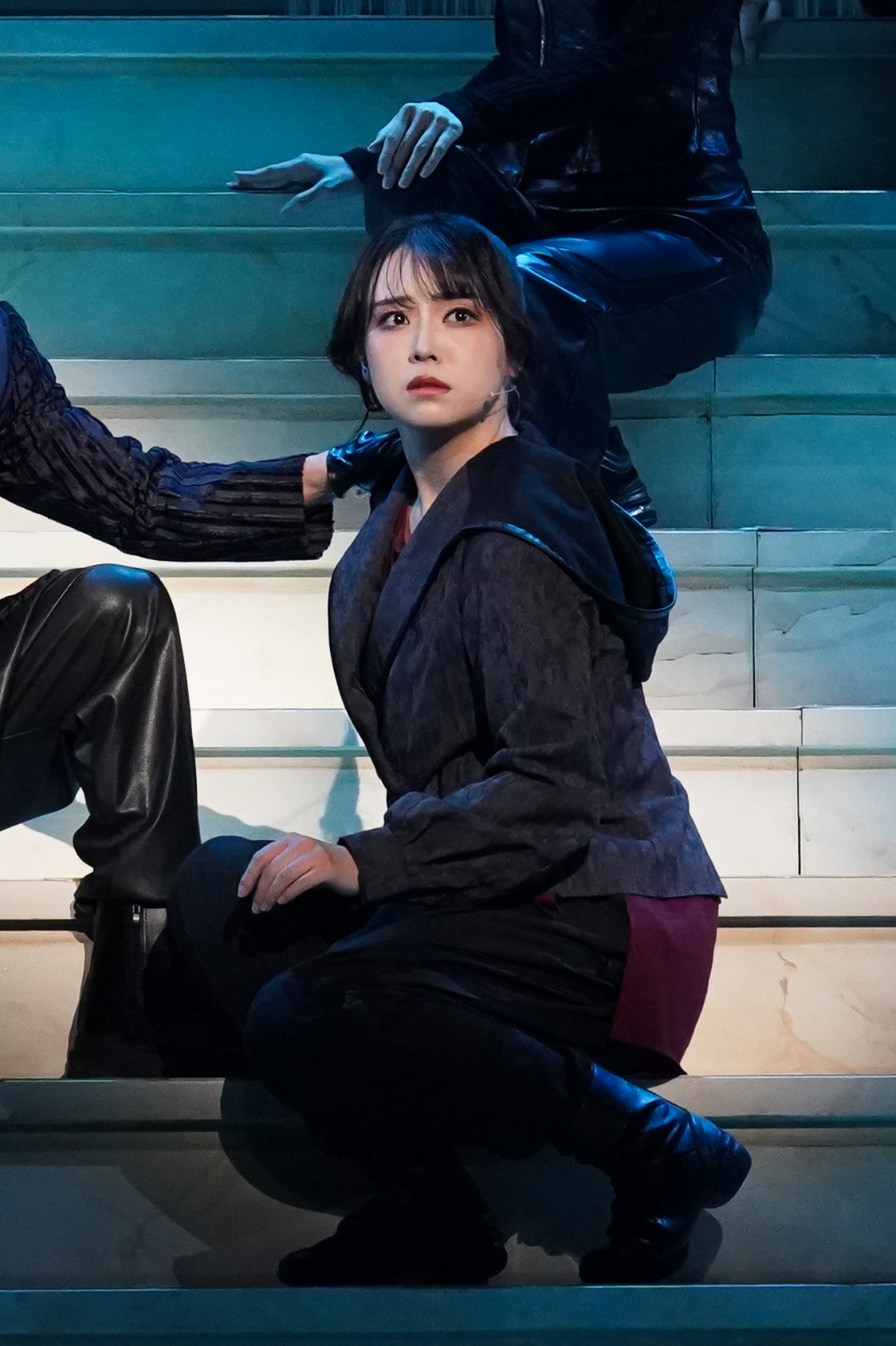 15歳で暗殺者としての才能を見出される若き日の爪角