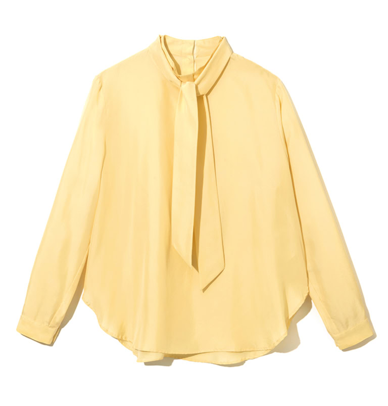 やさしさが薫るたまご色。ブラウス¥23,100／ソージュ（ソージュ オンラインストア）