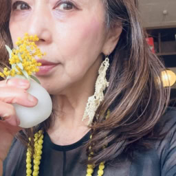 ミモザとカラーを合わせて。