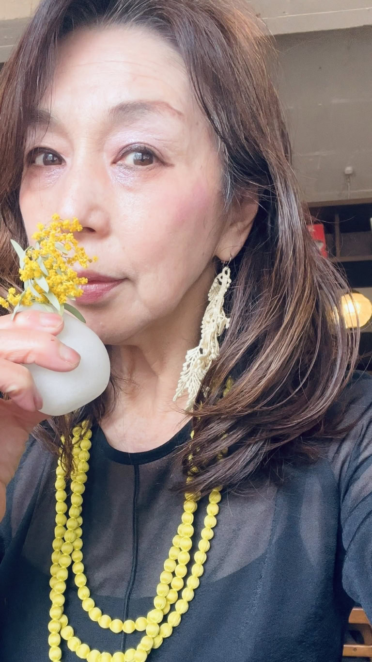 ミモザとカラーを合わせて。