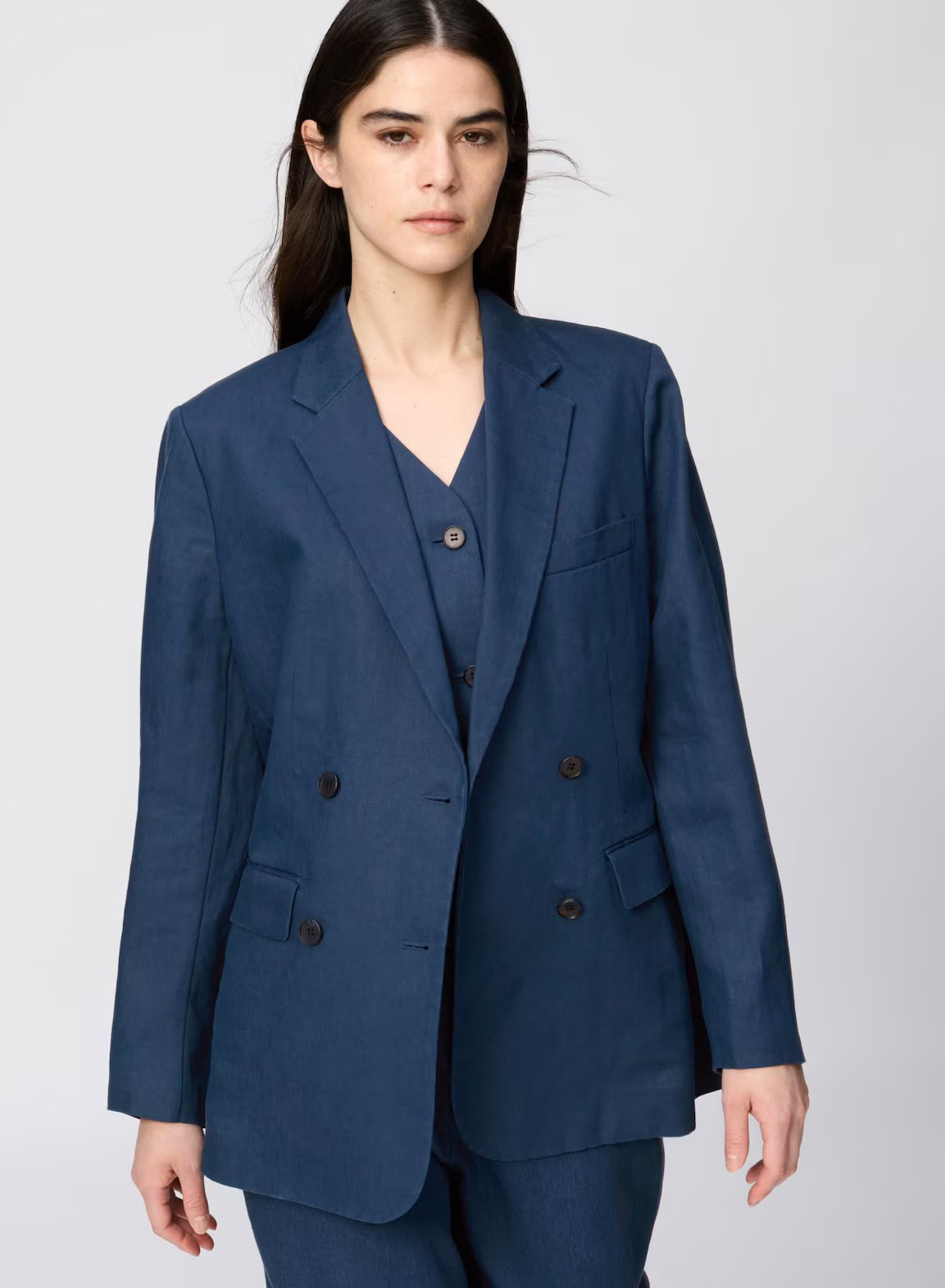 ユニクロ：シー「プレミアムリネンジャケットリラックスフィット」¥9,990