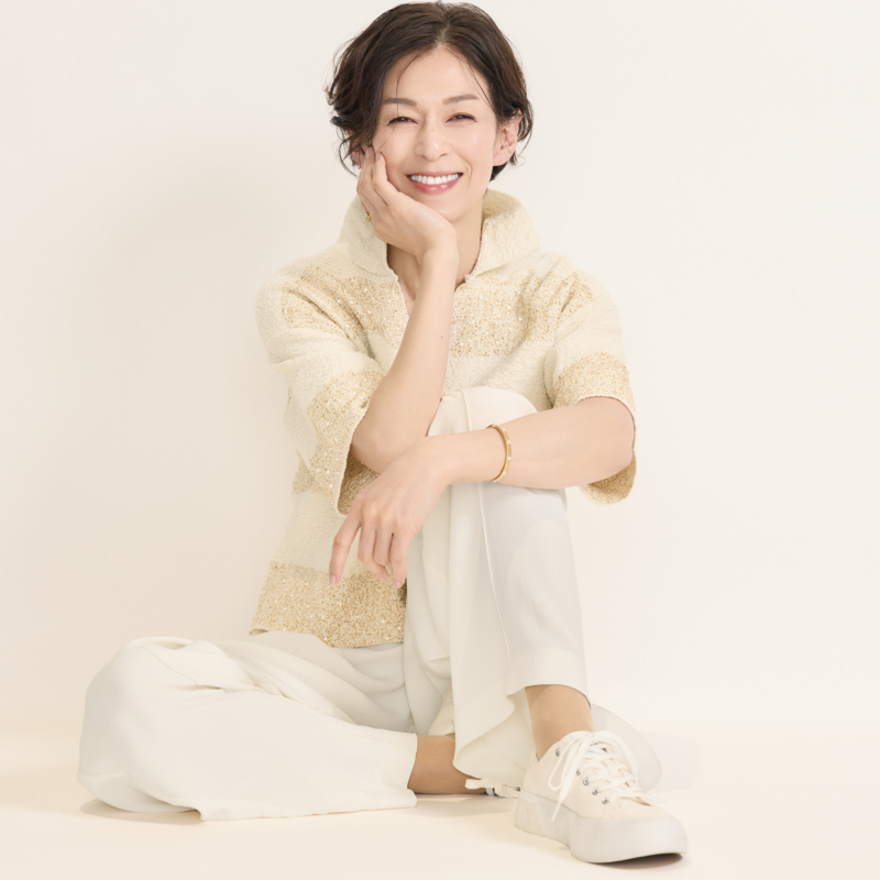 【鈴木保奈美さんにインタビュー】「やって後悔するより、やらずに後悔するほうがきっとつまらない」〈後編〉【素敵なあの人5月号表紙に登場】