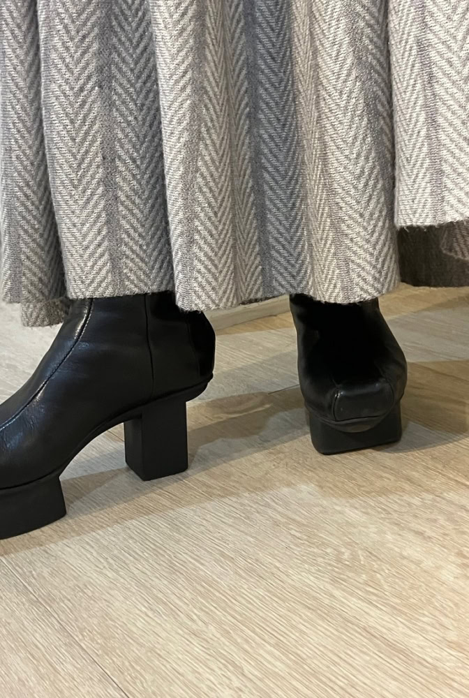 三好さんの足元