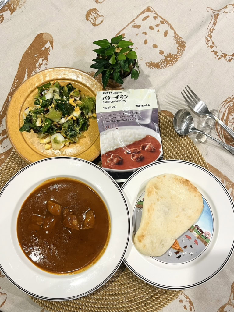 無印良品「素材を生かしたカレー バターチキン」「ナン」