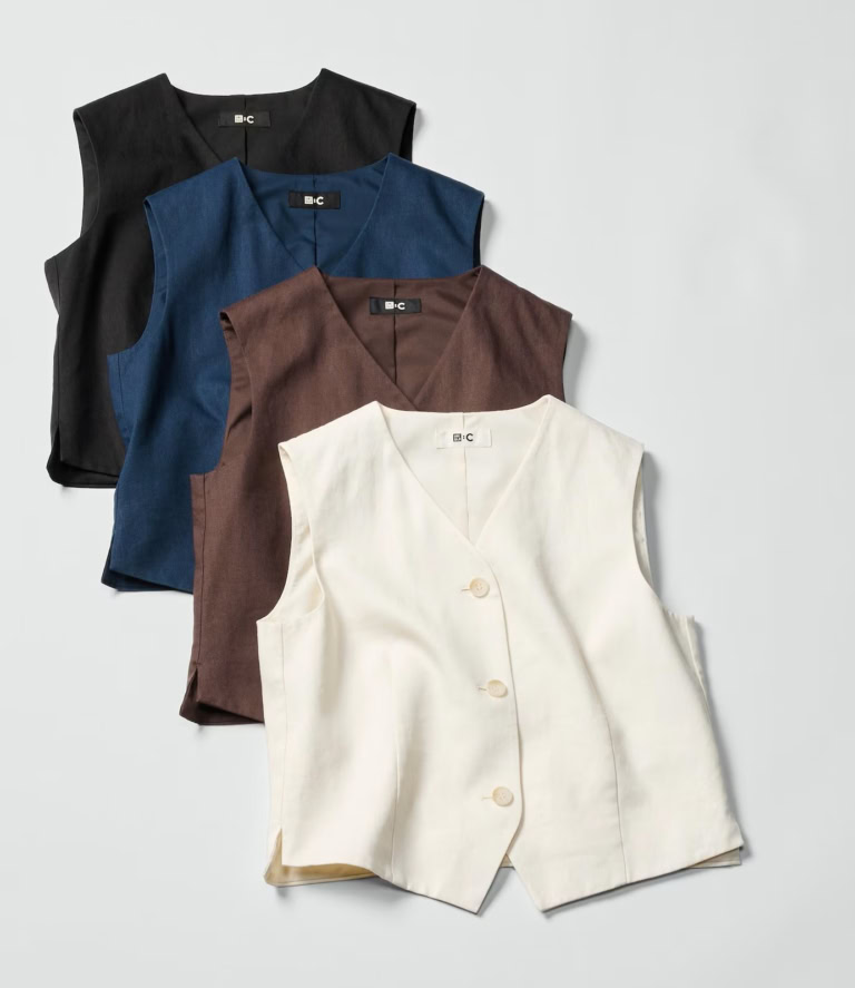 ユニクロ：シー「プレミアムリネンベスト」¥4,990