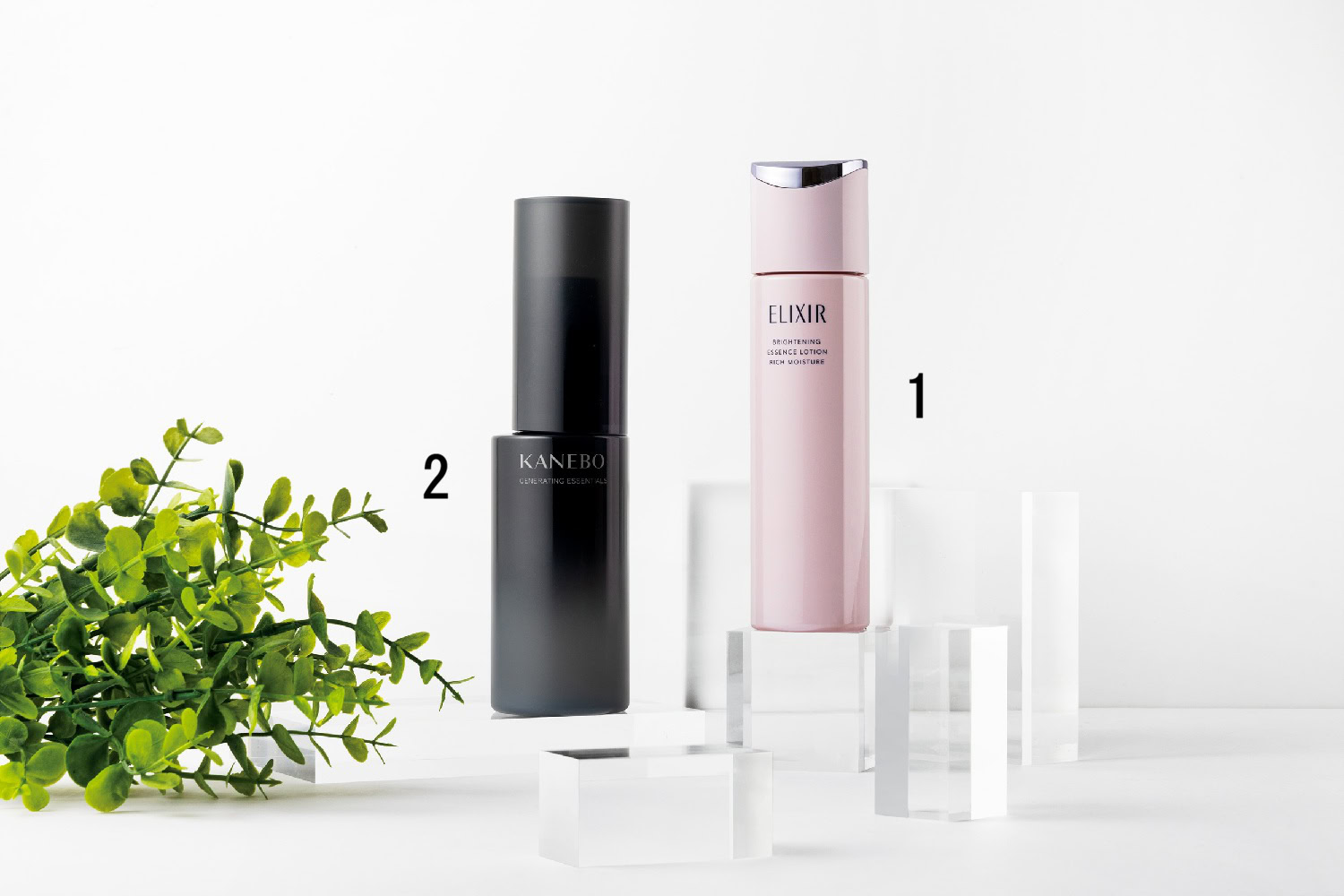 エリクシール ブライトニング ローション しっとりタイプ ca［医薬部外品］ 170㎖ ¥3,740（2月21日 発売）／エリクシール、カネボウ ジェネレイティング エッセンシャルズ 168㎖ ¥13,200／カネボウインターナショナルDiv.