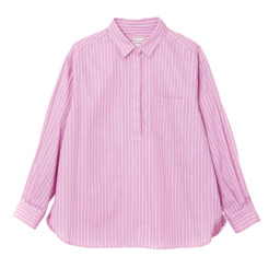 縦ラインを強調するストライプ柄でスラリと。シャツ¥23,100／ル シェル ド ハリス（金万）