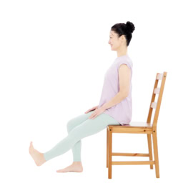 【1】片足を伸ばしてつま先を上げる