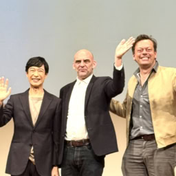左から、堺雅人さん、ショーン・ホームズさん、サイモン・スティーヴンスさん