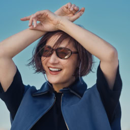 『素敵なあの人』5月号（3月16日発売）の特別付録・グラスコードつき偏光サングラス