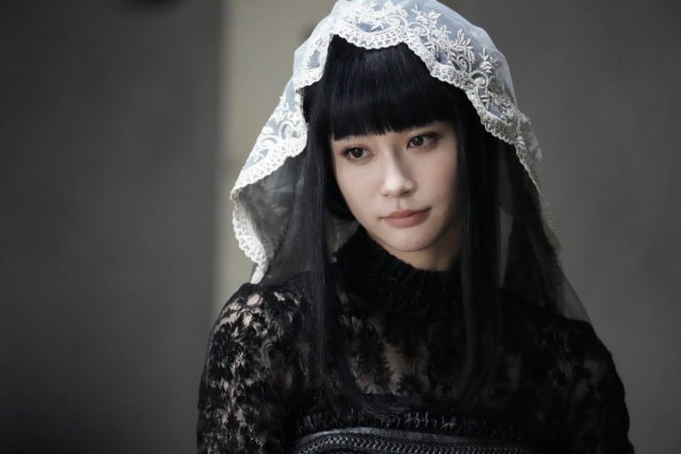 映画『SAKAMOTO DAYS』より大佛（生見愛瑠）