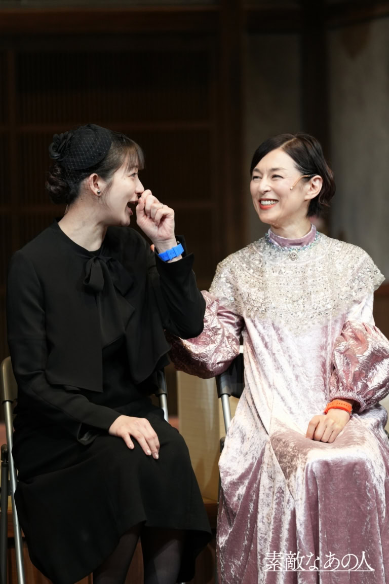 『汗が目に入っただけ』_公開ゲネプロ_鈴木保奈美さんと足立梨花さん